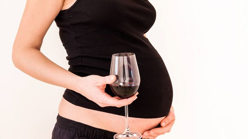 Alkohol w ciąży - stock photo