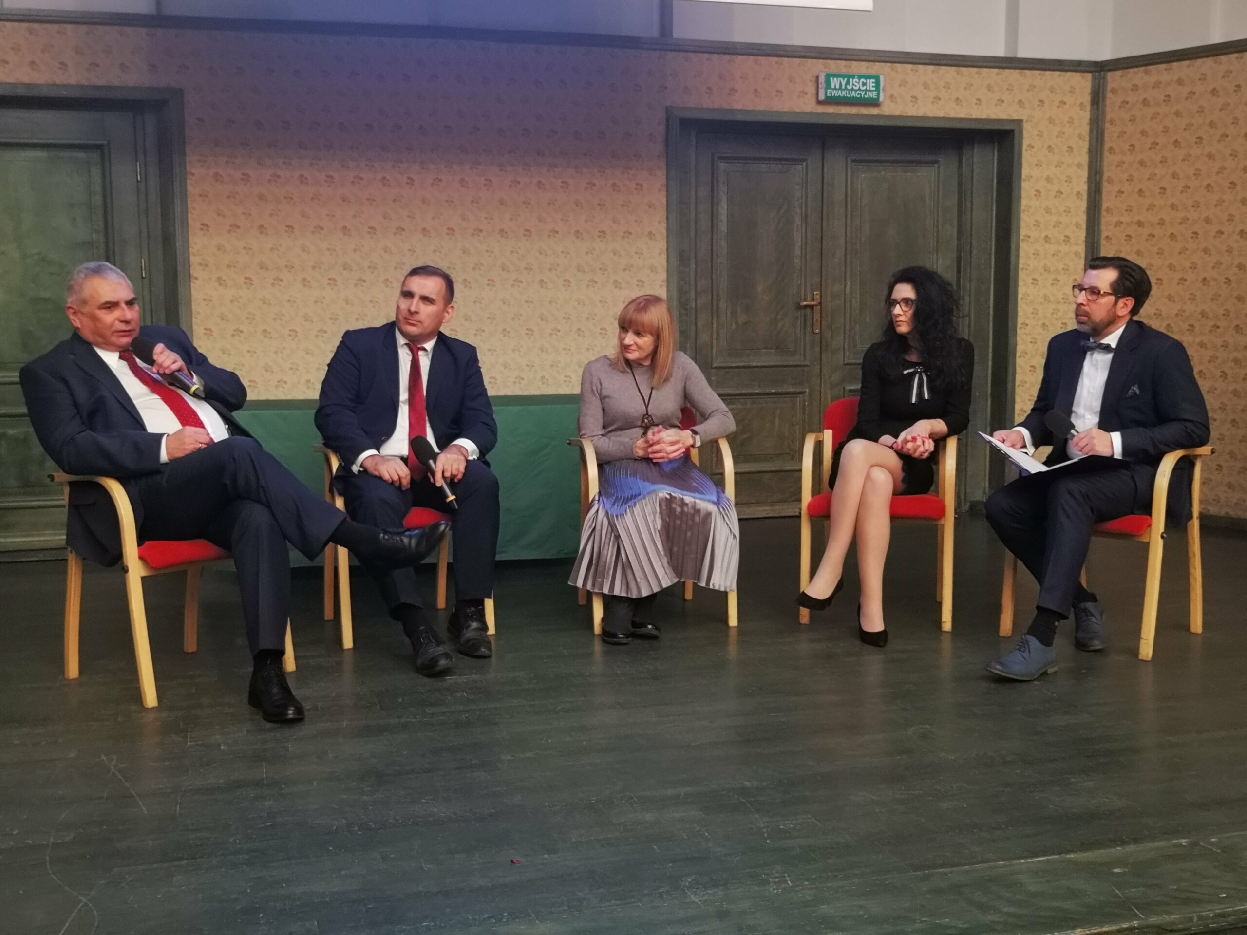 uczestnicy debaty