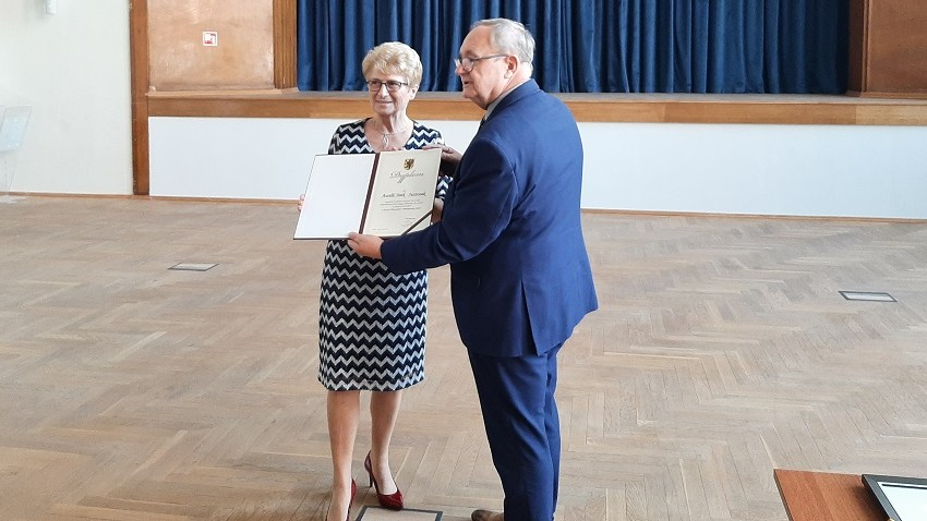 Laureatka z powiatu sztumskiego w Konkursie Pomorskie dla Seniora otrzymała nagrodę w sali Niebo Polskie w Gdańsku