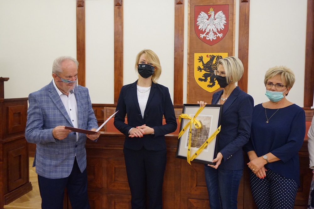 W Gdańsku uhonorowano laureata konkursu o nagrodę Marszałka Województwa Pomorskiego Pomorskie dla Seniora w kategorii Pracodawca Przyjazny Seniorom