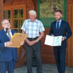 wręczenie nagrody dla laureata z powiatu starogardzkiego