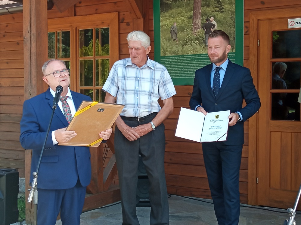 Laureat z powiatu starogardzkiego w kategorii Zwyczajny-Niezwyczajny Senior- Pan Edward Zalewski otrzymał nagrodę w najstarszym Leśnym Ogrodzie Botanicznym w Polsce