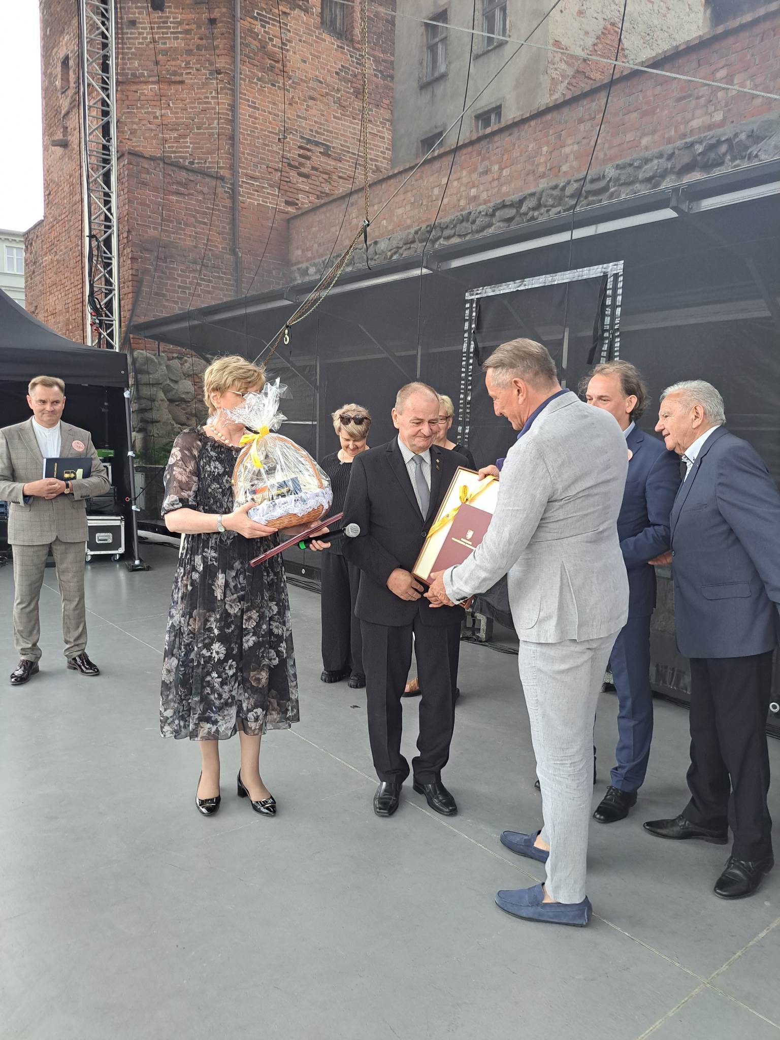 W Chojnicach wręczono nagrody laureatom Konkursu „Pomorskie dla Seniorów”