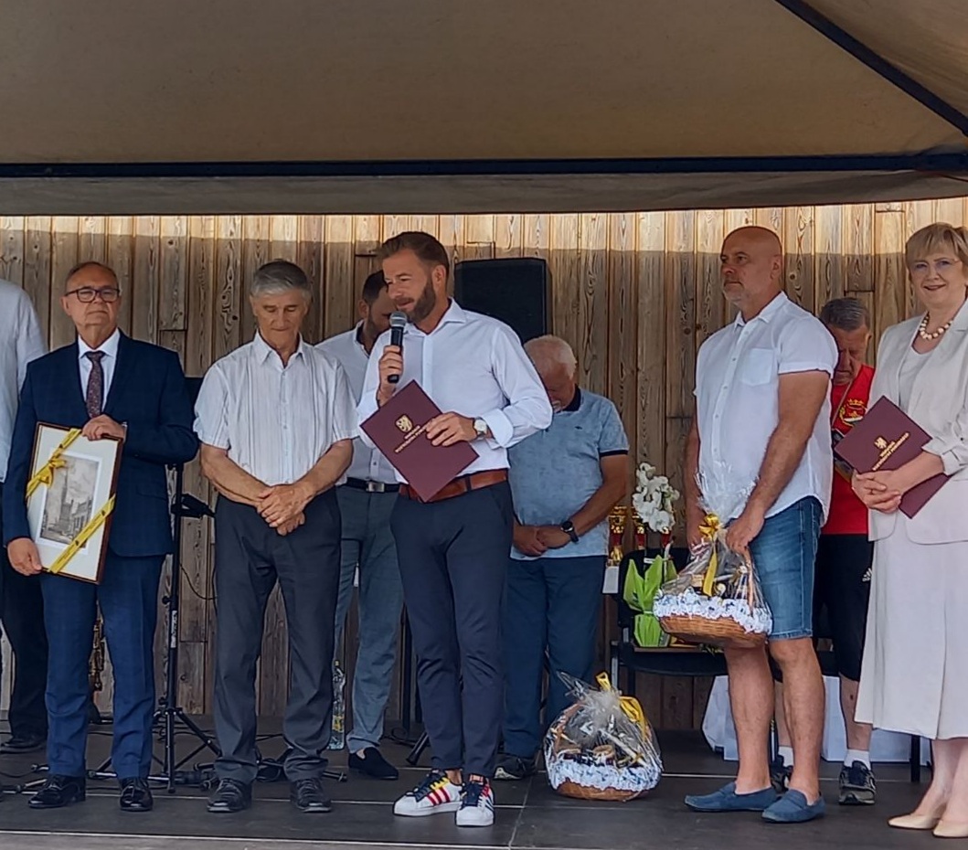 W Skarszewskim Centrum Sportu w sobotę 15 lipca 2023 r. uhonorowano laureatów Konkursu „Pomorskie dla Seniorów”.