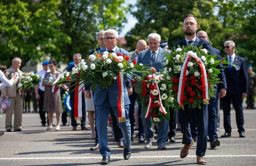 Uroczyste odsłonięcie Pomnika Patrona 7 Pomorskiej Brygady Obrony Wybrzeża gen. bryg. Stanisława Grzmota-Skotnickiego